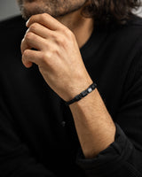 Man draagt Heavenly Growth Armband - roanross sieraden, handgemaakte sieraden, luxe heren sieraden, premium kwaliteit sieraden, exclusieve sieraden mannen
