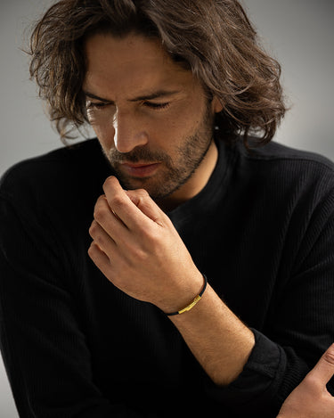 Noirèa Goudkleurig Zwart Armband 3mm - handgemaakte sieraden voor luxe heren, premium kwaliteit.