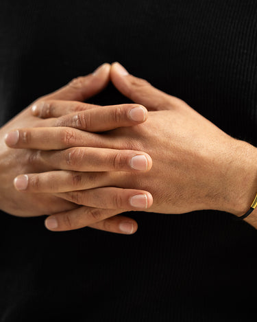 Noirèa Goudkleurig Zwart Armband 3mm, elegant handgemaakt, premium kwaliteit sieraden voor heren.