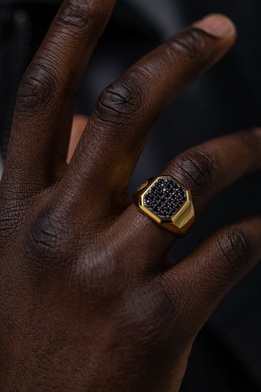 Hexa Onyx Ring goldfarben