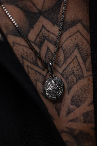 Solar-Medaillon Lebensanhänger Goldfarben