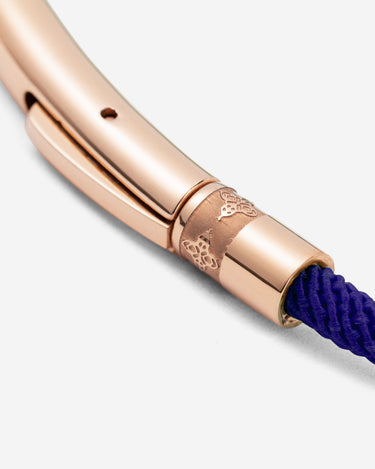 Noirèa Rosé Goudkleurig Donkerblauw Armband 3mm met luxe sluiting en diepblauwe band.