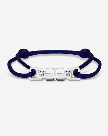 Midnight Lock Donkerblauw Armband Zilverkleurig. Handgemaakte sieraden voor luxe heren. Premium kwaliteit en exclusieve stijl.