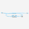 Zilverkleurige 10:10 armband met lichtblauwe band, symbool voor succes en communicatie.