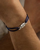 Midnight Lock Donkerblauw Armband Zilverkleurig. Handgemaakte sieraden, luxe heren sieraden, premium kwaliteit sieraden, exclusieve sieraden mannen.